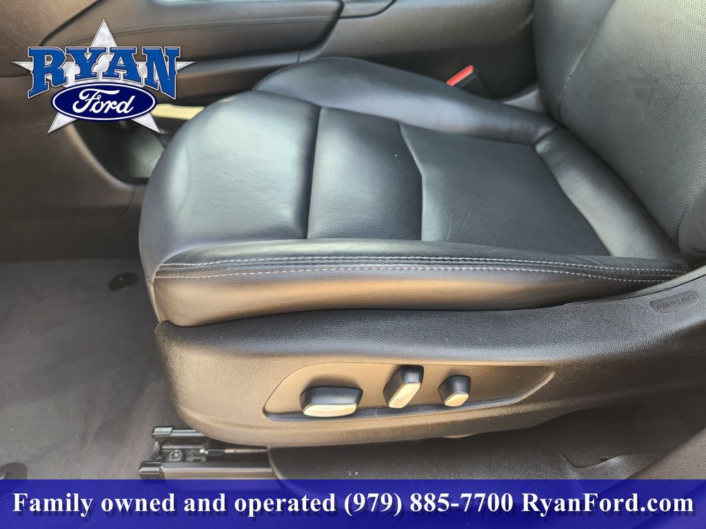 Used 2023 Cadillac XT5 Premium Luxury w/ Technology Package FWD image 17