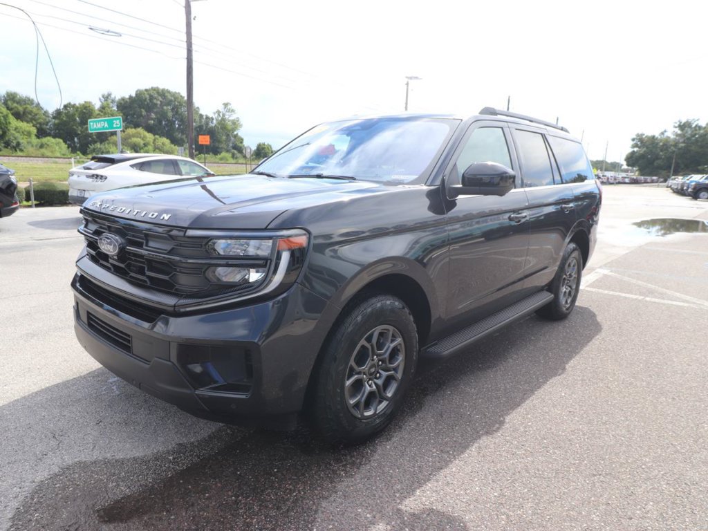 Certified 2025 Ford Expedition Active RWD image 5