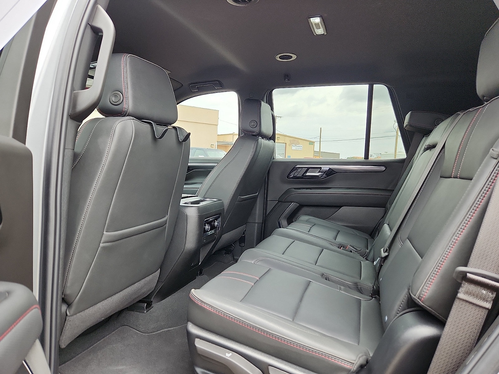 Used 2025 Chevrolet Tahoe RST AWD/4WD image 9