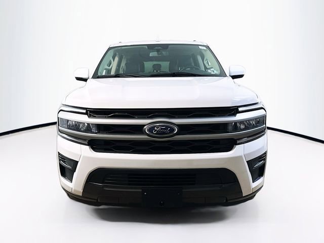 Certified 2024 Ford Expedition Max XLT image 3