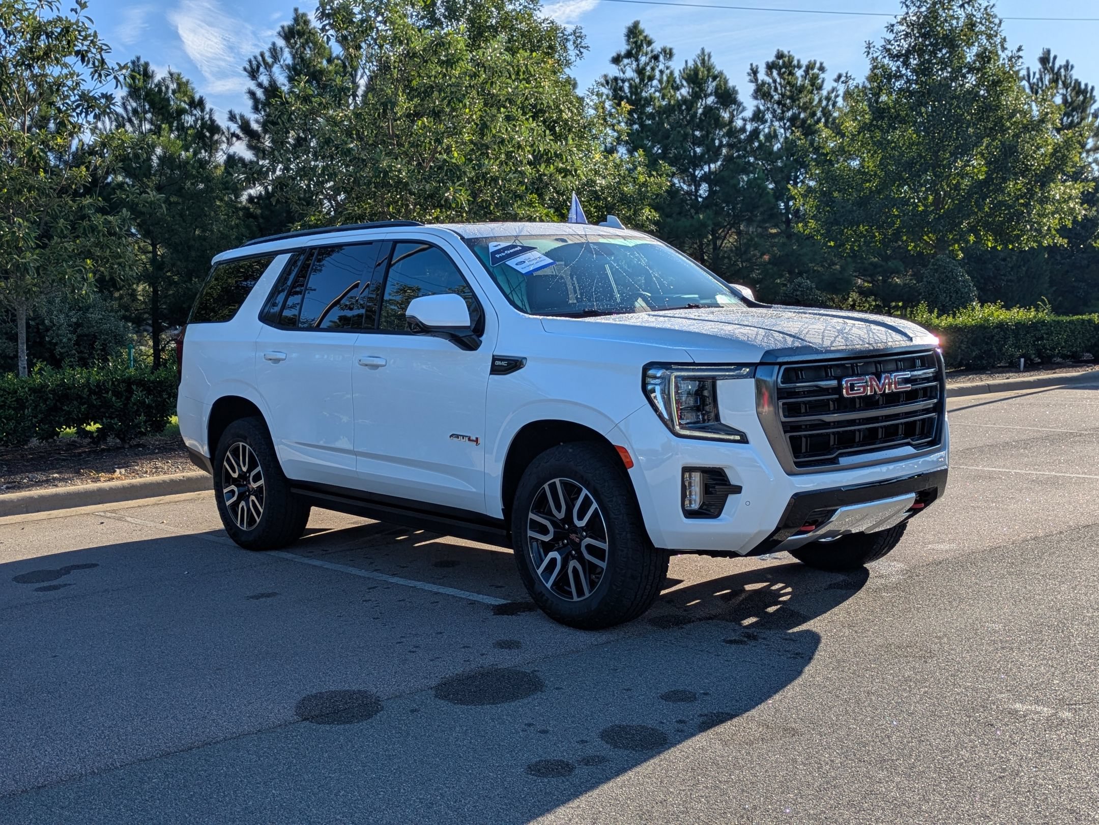 Used 2024 GMC Yukon AT4 w/ Technology Package AWD/4WD image 2