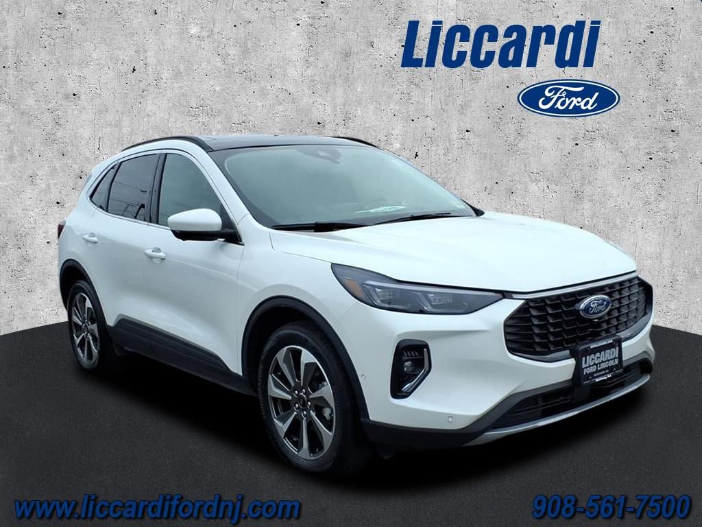 Certified 2023 Ford Escape Platinum w/ Premium Technology Package