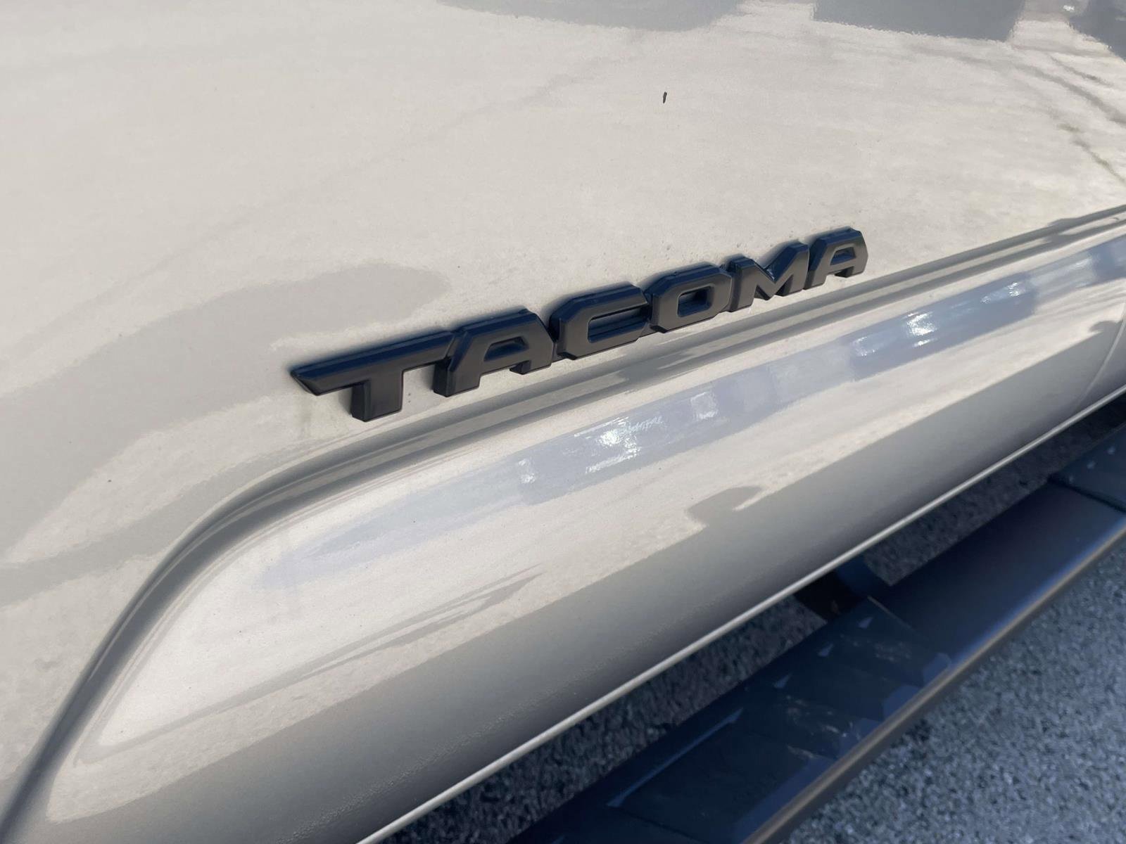 Used 2023 Toyota Tacoma SR5 w/ Technology Package image 10