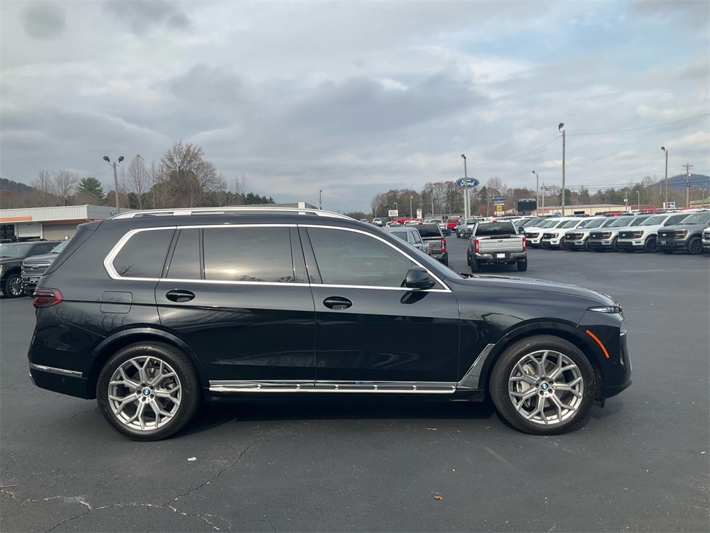 Used 2023 BMW X7 xDrive40i w/ Premium Package image 2