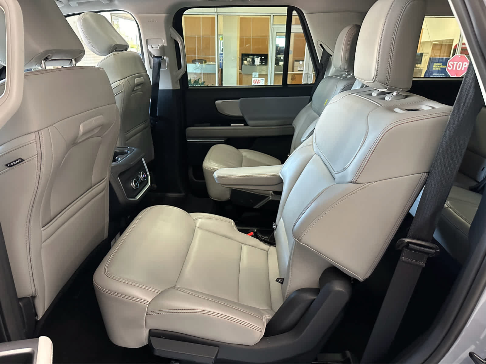 Certified 2025 Ford Expedition Active AWD/4WD image 42