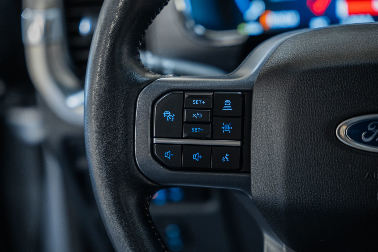 Certified 2023 Ford F150 Lariat w/ Equipment Group 502A High image 38