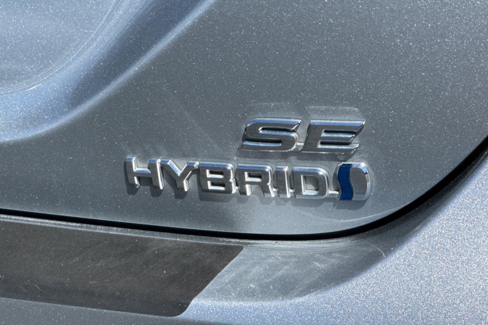 Used 2018 Toyota Camry SE w/ Audio Package FWD image 32