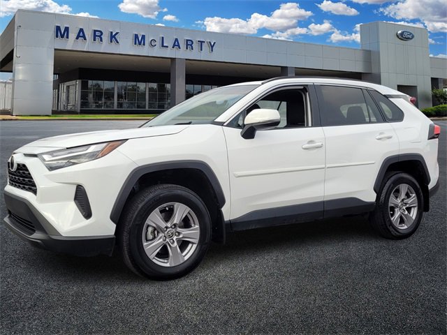 Used 2025 Toyota RAV4 XLE image 7