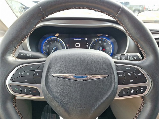 Used 2020 Chrysler Pacifica Touring-L Plus image 19