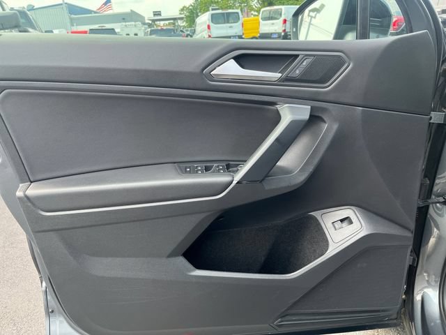 Used 2019 Volkswagen Tiguan SEL Premium R-Line AWD/4WD image 16