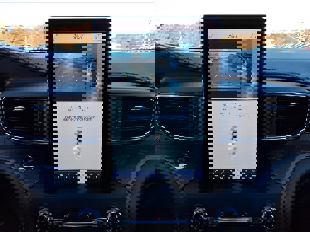 Certified 2020 Ford Explorer Platinum w/ Premium Technology Package image 15