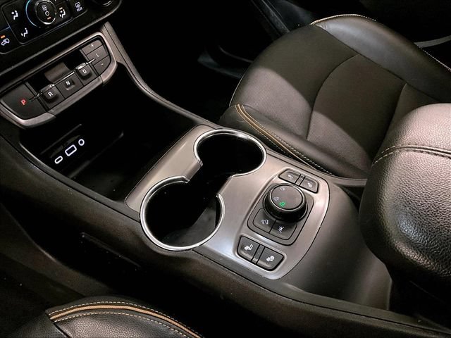 Used 2023 GMC Terrain AT4 AWD/4WD image 16