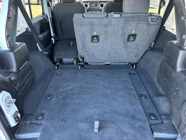 Used 2020 Jeep Wrangler Unlimited Sahara image 14