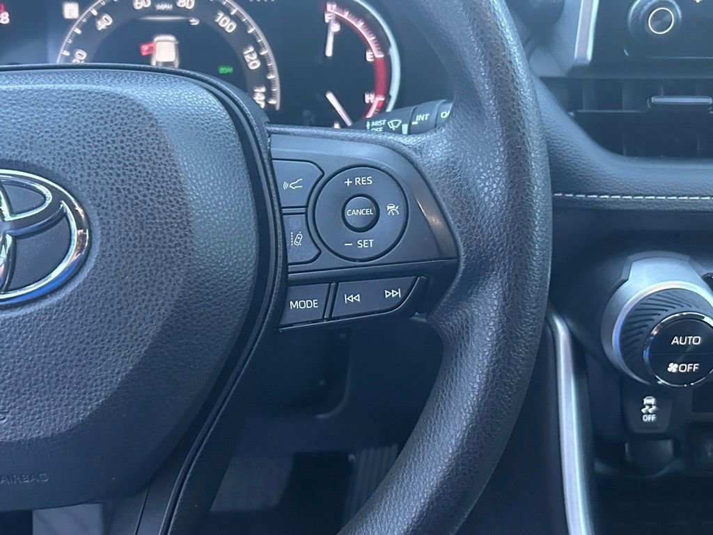 Used 2024 Toyota RAV4 XLE image 37
