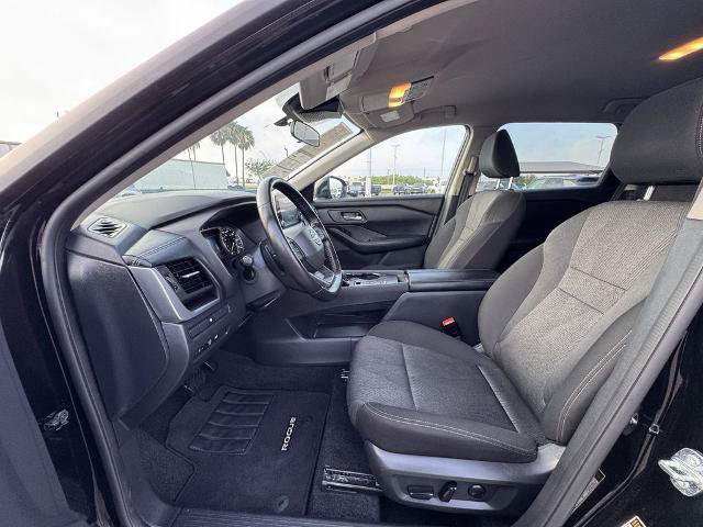 Used 2025 Nissan Rogue SV FWD image 14