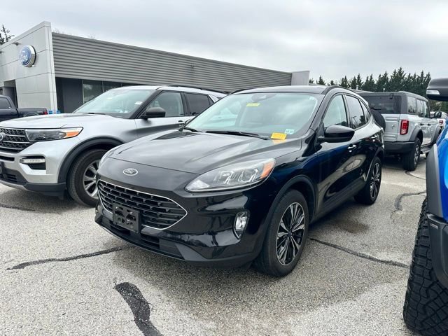Certified 2022 Ford Escape SEL w/ SEL Stealth AWD Package image 2