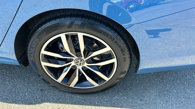 Used 2025 Volkswagen Jetta SE image 6