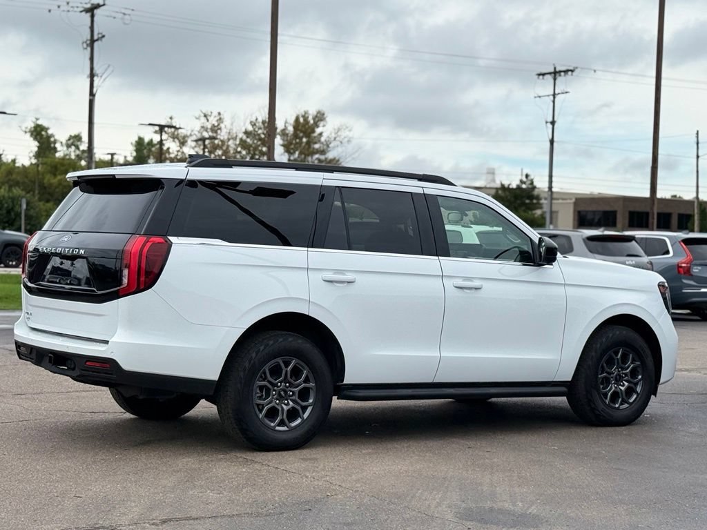 Certified 2025 Ford Expedition Active AWD/4WD image 36