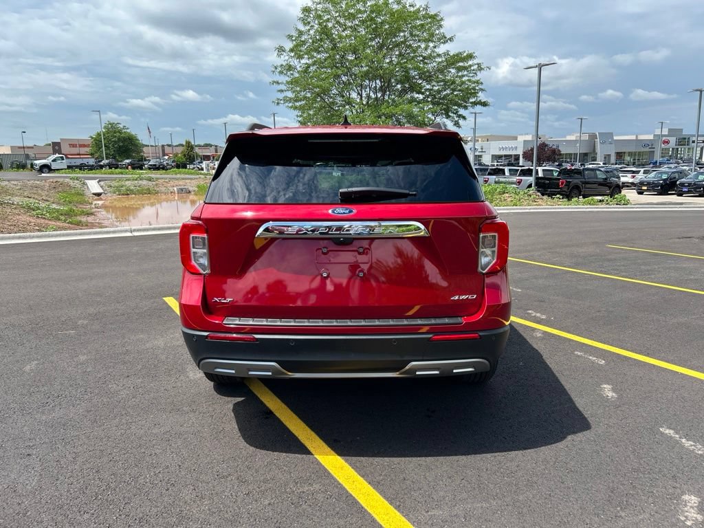 Certified 2024 Ford Explorer XLT w/ Equipment Group 202A AWD/4WD image 8
