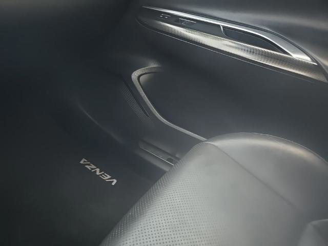 Used 2021 Toyota Venza XLE w/ Softex Package image 28