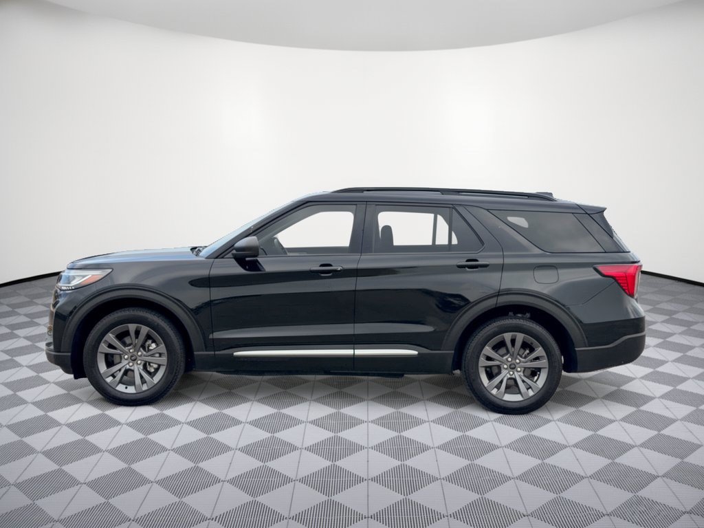 Certified 2025 Ford Explorer Active w/ Active Comfort Package AWD/4WD image 2