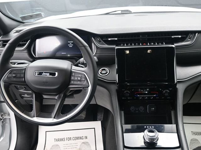 Used 2024 Jeep Grand Cherokee Altitude AWD/4WD image 18