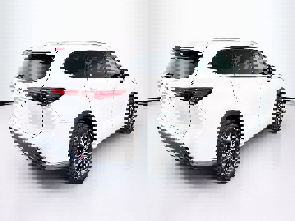 Used 2020 Toyota Highlander XLE image 5