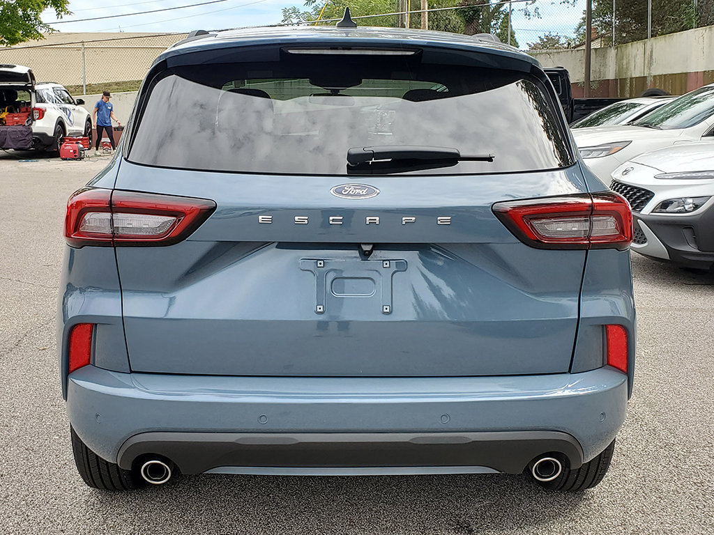 Certified 2023 Ford Escape ST-Line w/ Tech Pack #1 FWD image 5
