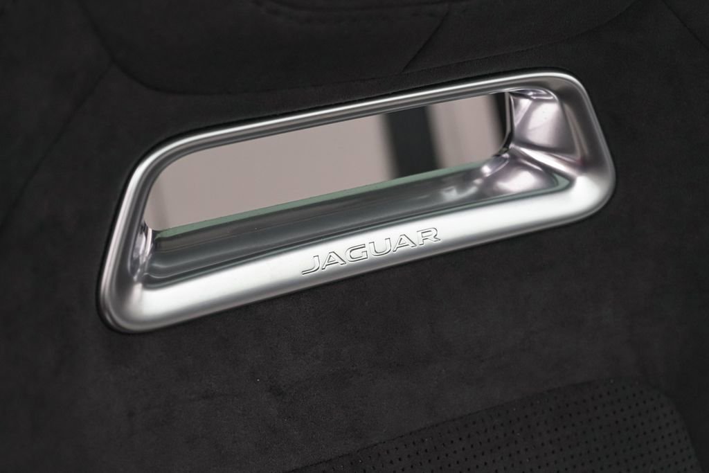 Used 2023 Jaguar F-PACE SVR image 39