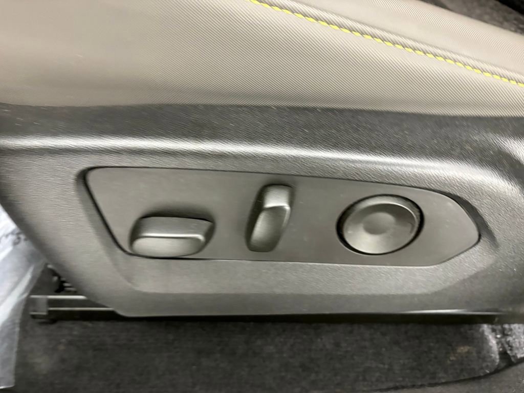 Used 2024 Chevrolet Colorado ZR2 w/ Technology Package image 15