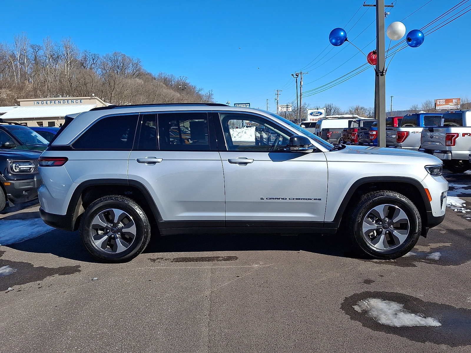 Used 2022 Jeep Grand Cherokee Limited 4xe w/ Luxury Tech Group II image 12