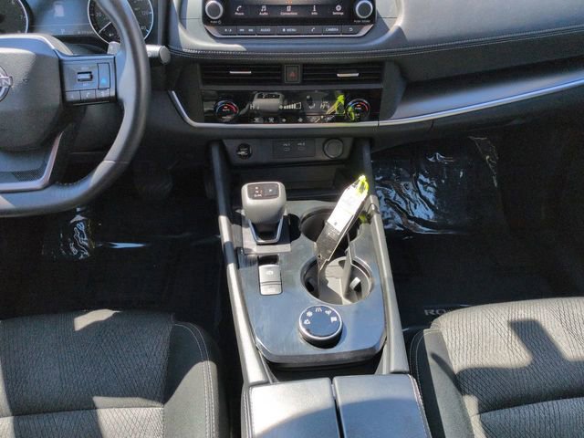 Used 2025 Nissan Rogue SV image 23