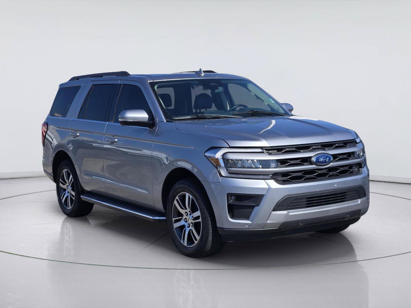 Certified 2022 Ford Expedition XLT RWD image 3