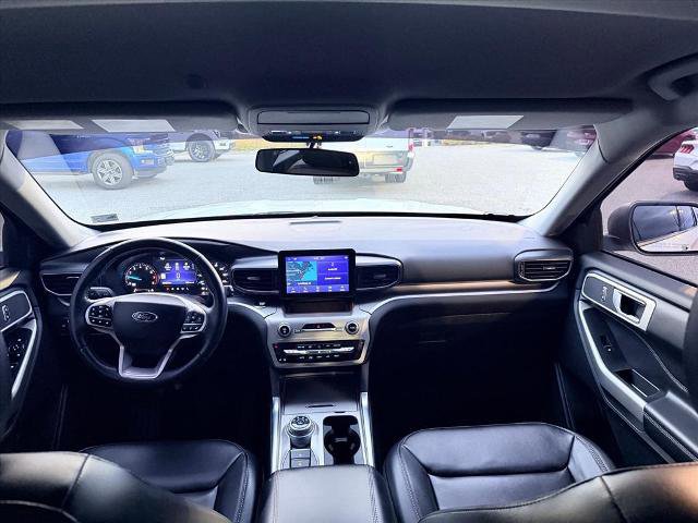 Certified 2022 Ford Explorer XLT w/ Equipment Group 202A image 23