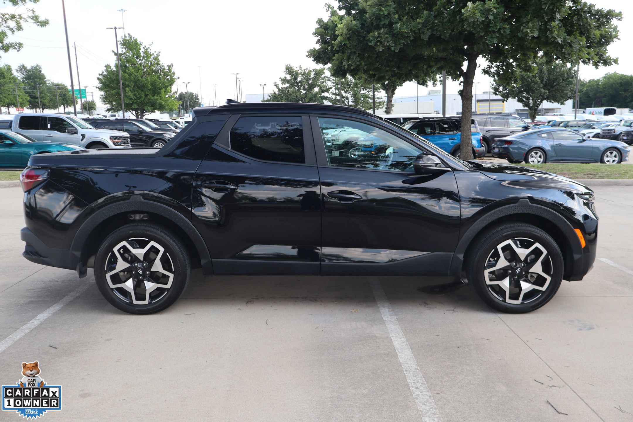 Used 2024 Hyundai Santa Cruz Limited AWD/4WD image 2