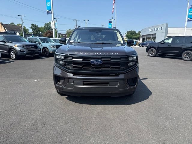 Certified 2025 Ford Expedition Active AWD/4WD image 2