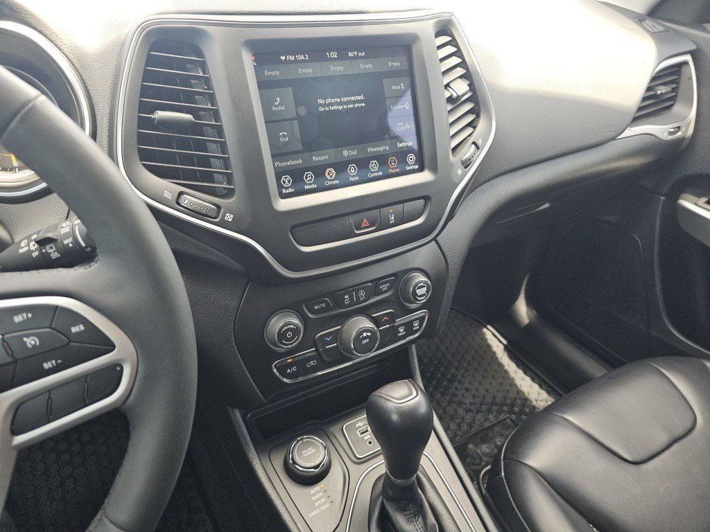 Used 2022 Jeep Cherokee Latitude w/ Trailer Tow Group AWD/4WD image 29