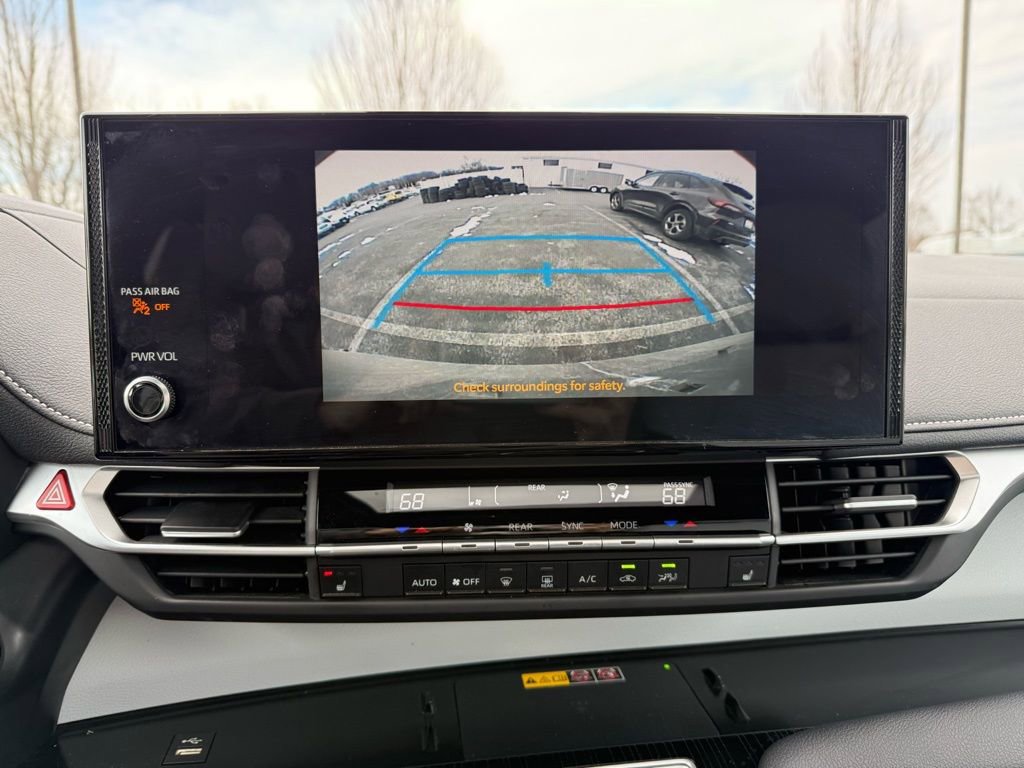 Used 2025 Toyota Sienna XSE w/ XSE Plus Package image 10