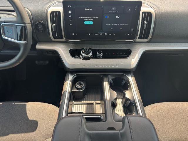 Certified 2025 Ford Expedition Active image 11