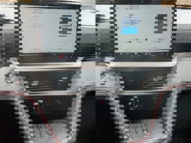 Certified 2025 Ford Explorer ST-Line w/ Premium Package image 21