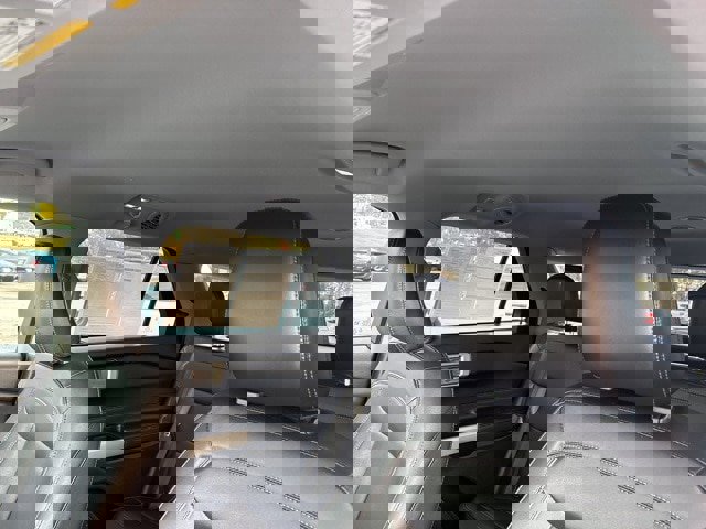 Certified 2022 Ford Explorer XLT w/ Equipment Group 202A image 33