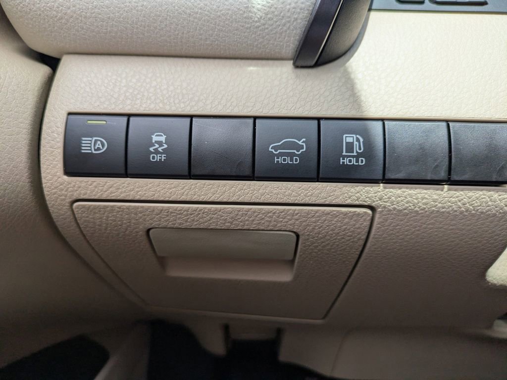 Used 2024 Toyota Camry LE w/ Convenience Package FWD image 26