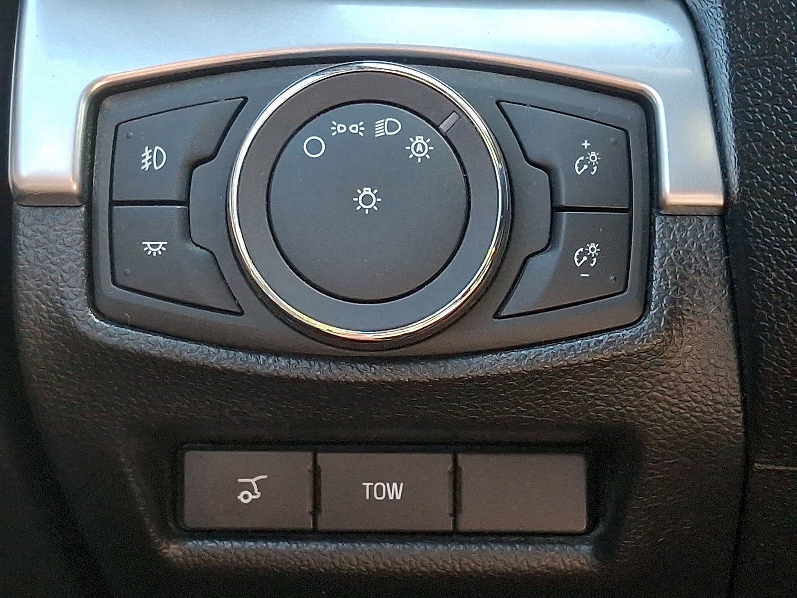 Certified 2019 Ford Explorer Limited w/ Ford Safe & Smart Package FWD image 25