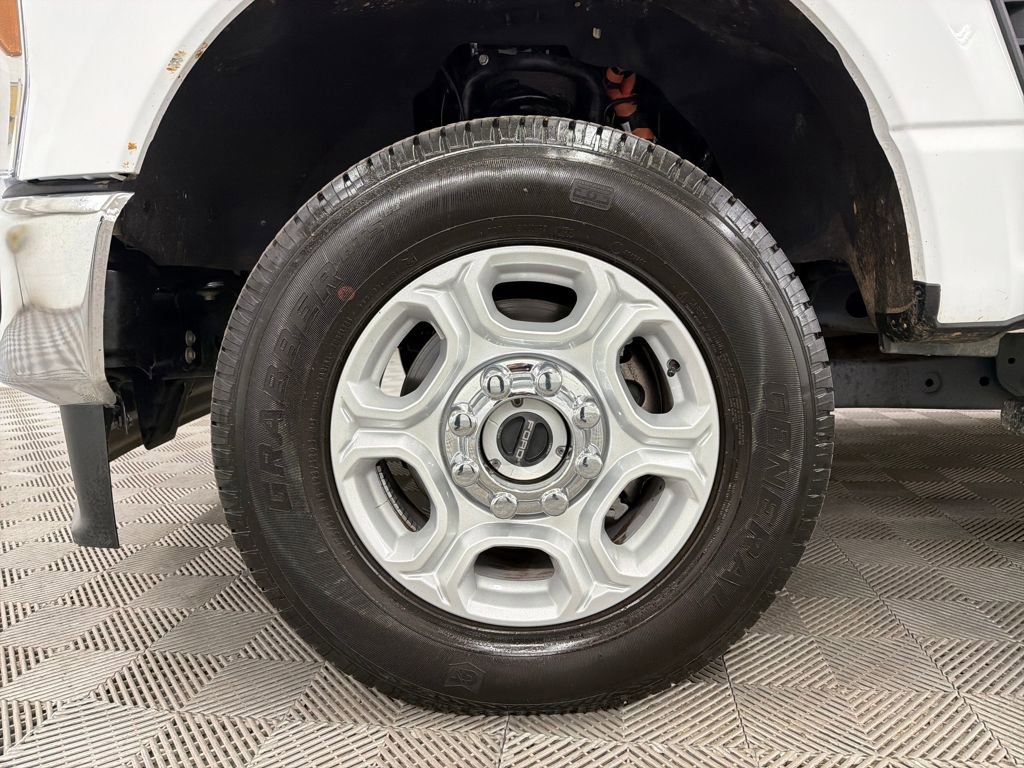 Certified 2025 Ford F250 XLT image 13