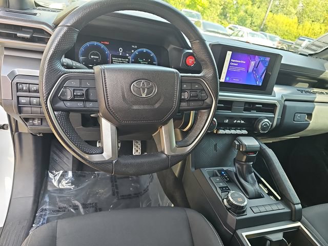 Used 2024 Toyota Tacoma TRD Sport AWD/4WD image 14