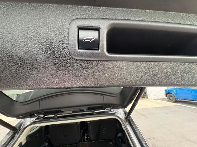 Used 2022 Toyota Highlander XLE AWD/4WD image 28