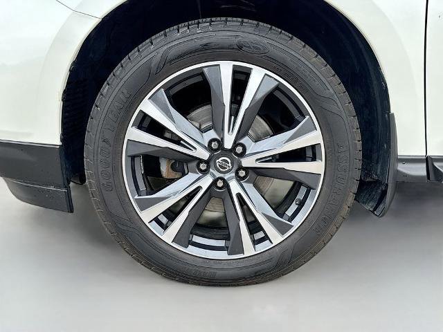 Used 2020 Nissan Pathfinder Platinum AWD/4WD image 24