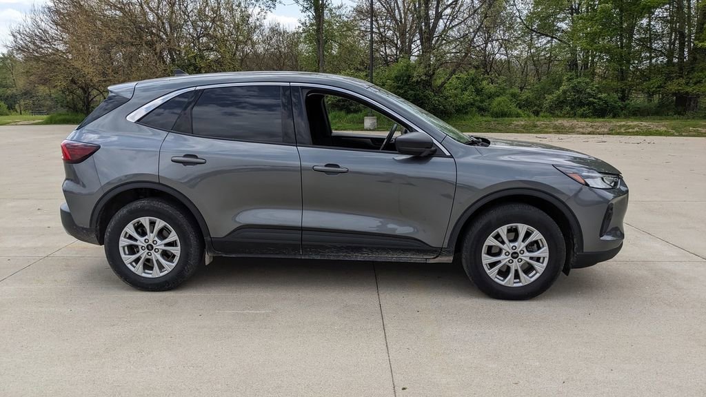 Certified 2024 Ford Escape Active AWD/4WD image 2