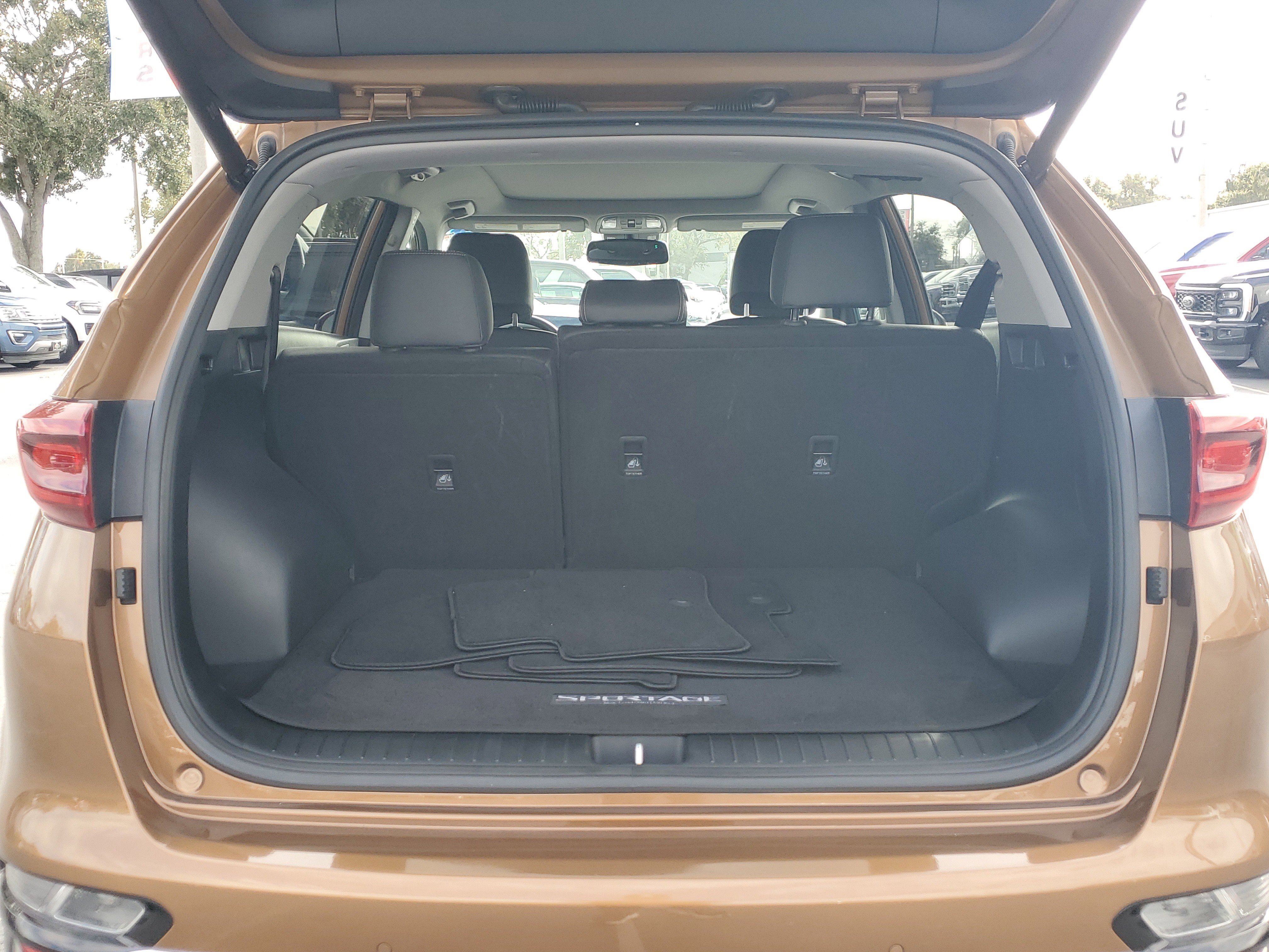 Used 2020 Kia Sportage EX w/ Option Group 15 image 11