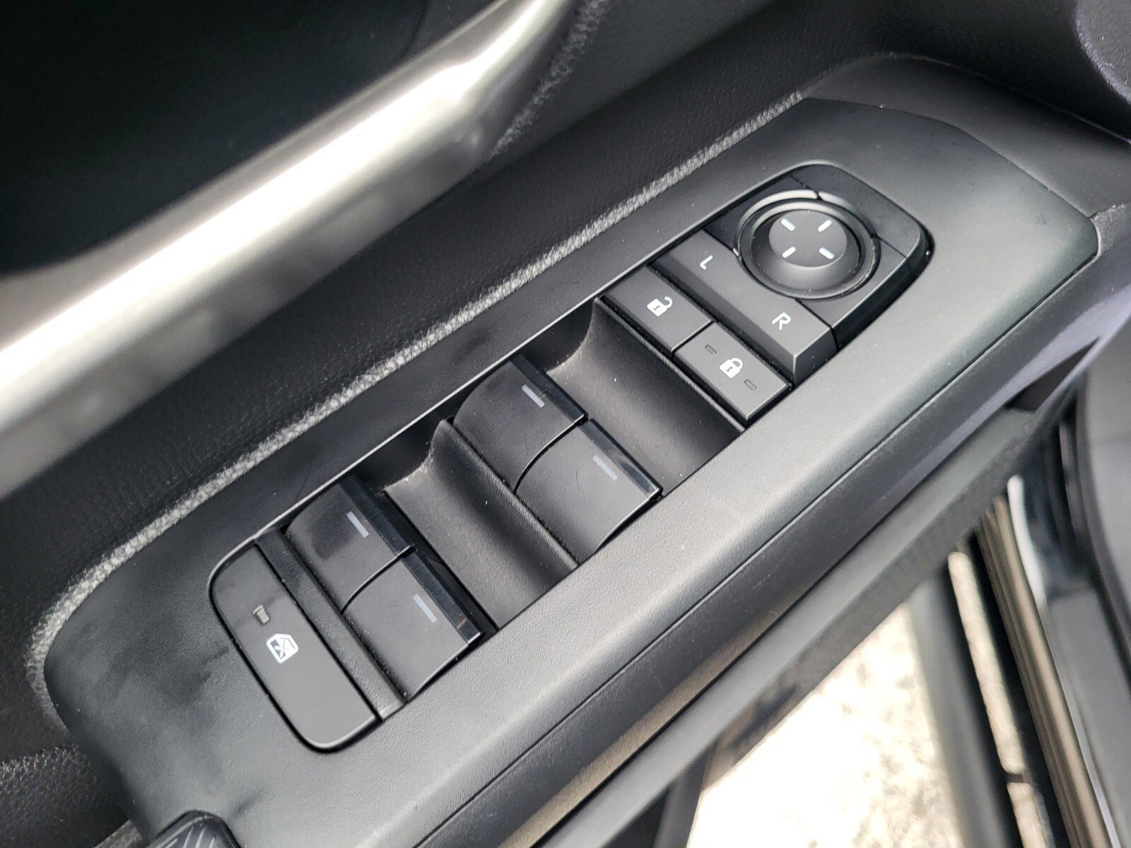 Used 2024 Toyota Tacoma TRD Off-Road image 18